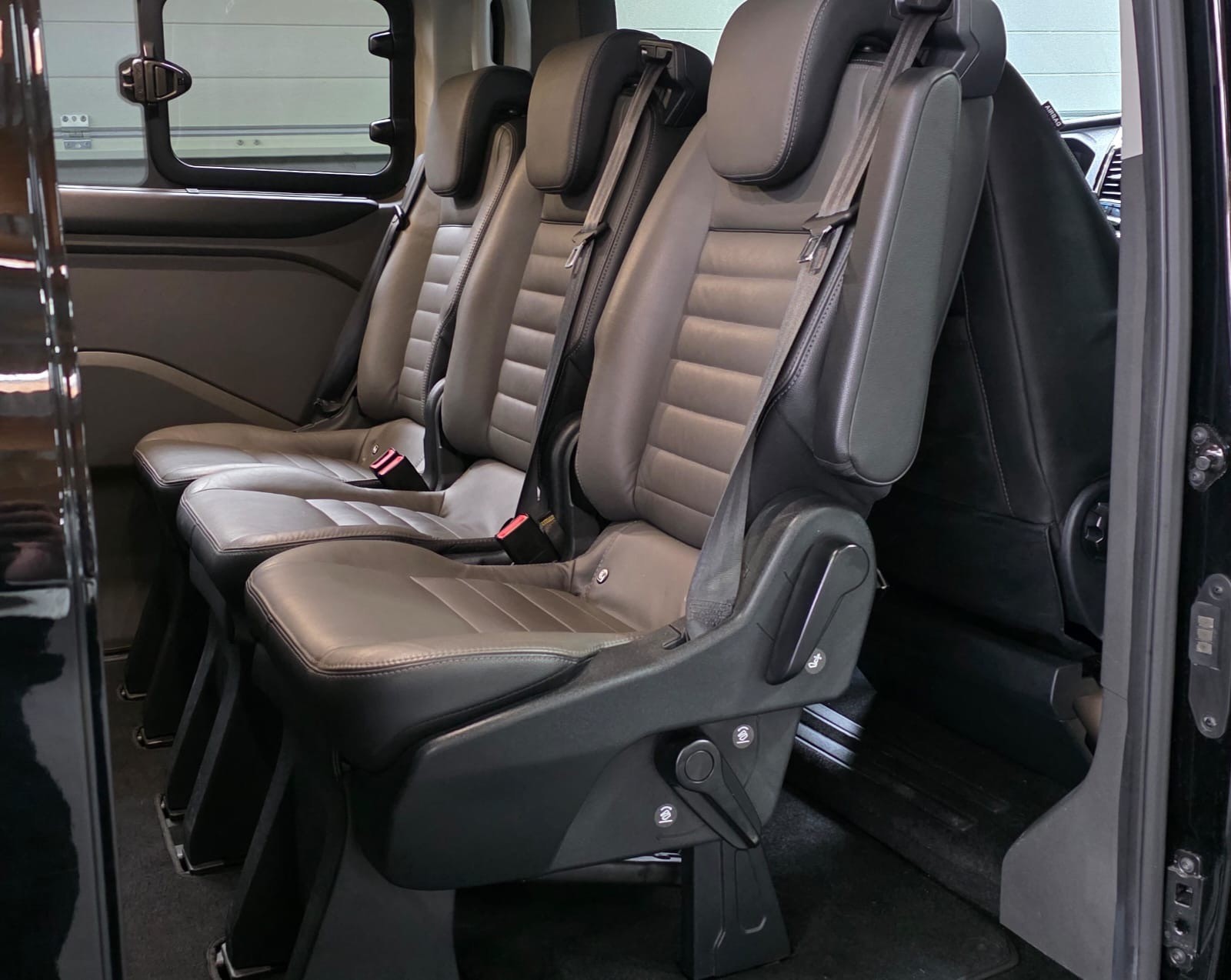 FORD Tourneo Custom 310 L1H1 Titanium SelectShift A-image-23