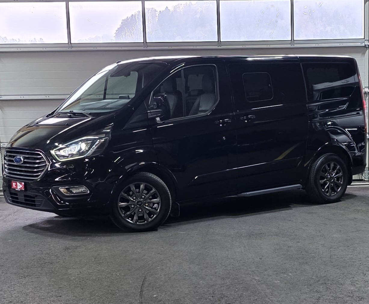 FORD Tourneo Custom 310 L1H1 Titanium SelectShift A-image-0