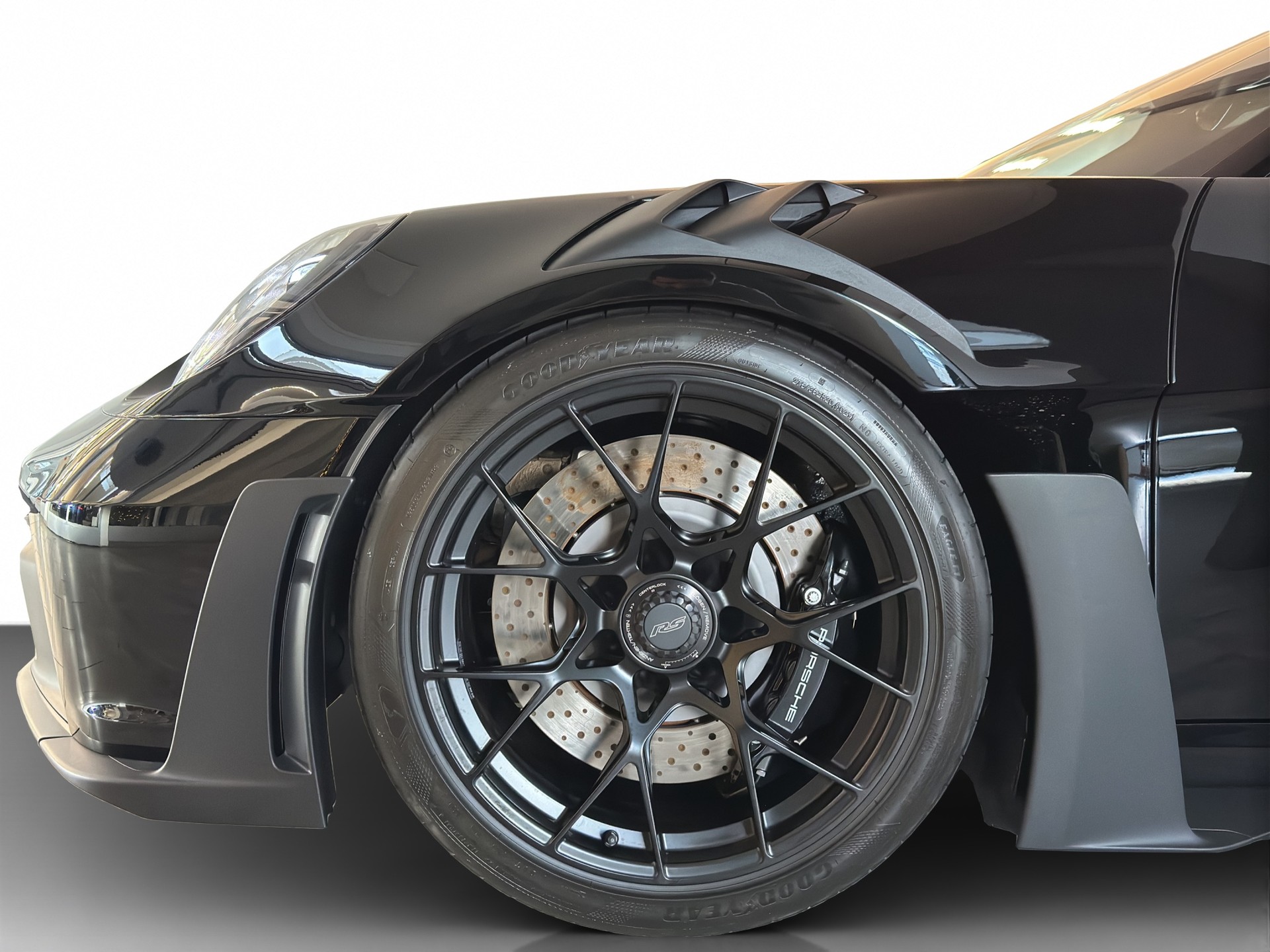PORSCHE 911 GT3 RS-image-1