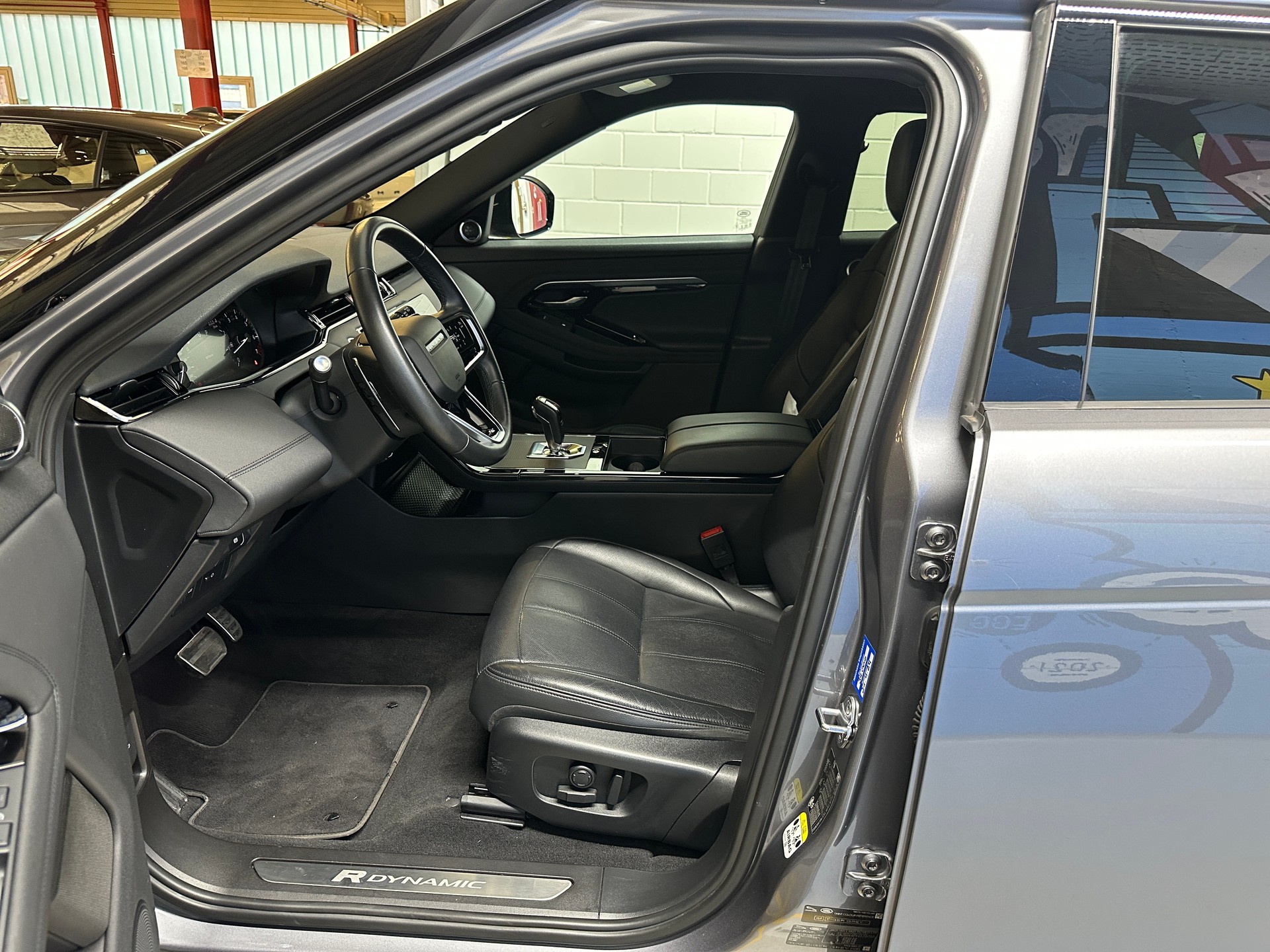 LAND ROVER Range Rover Evoque R-Dynamic P 200 SE AT9-image-7