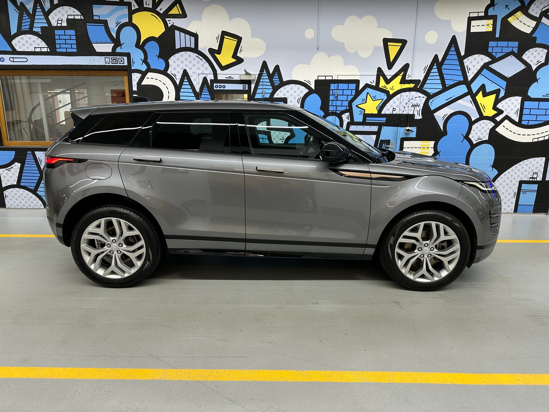 LAND ROVER Range Rover Evoque R-Dynamic P 200 SE AT9-image-2
