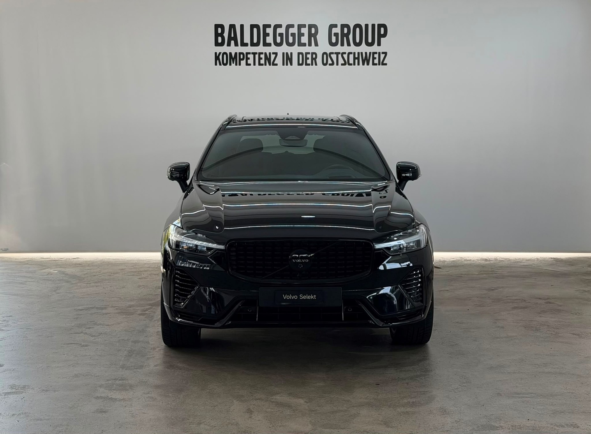 VOLVO XC60 2.0 T8 TE XCENTRIC Black-image-7