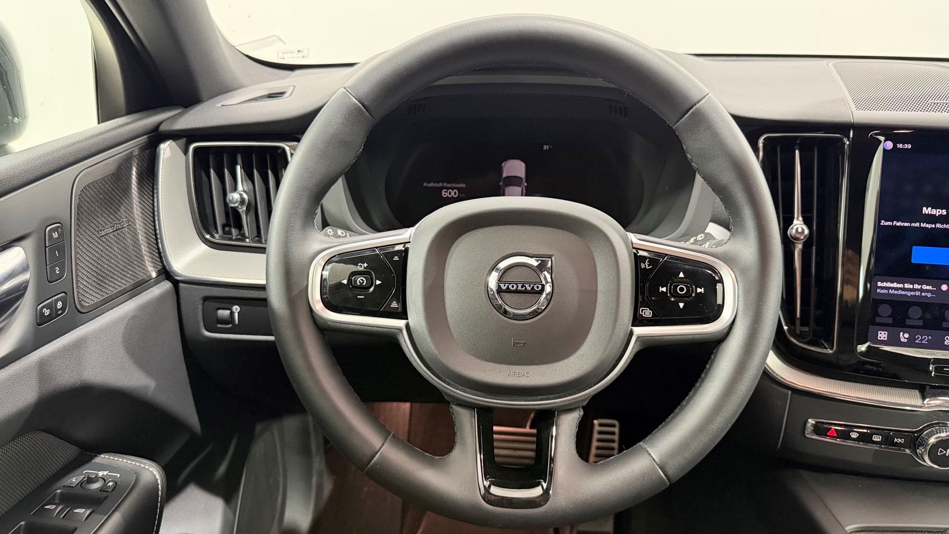 VOLVO XC60 2.0 T8 TE XCENTRIC Black-image-10