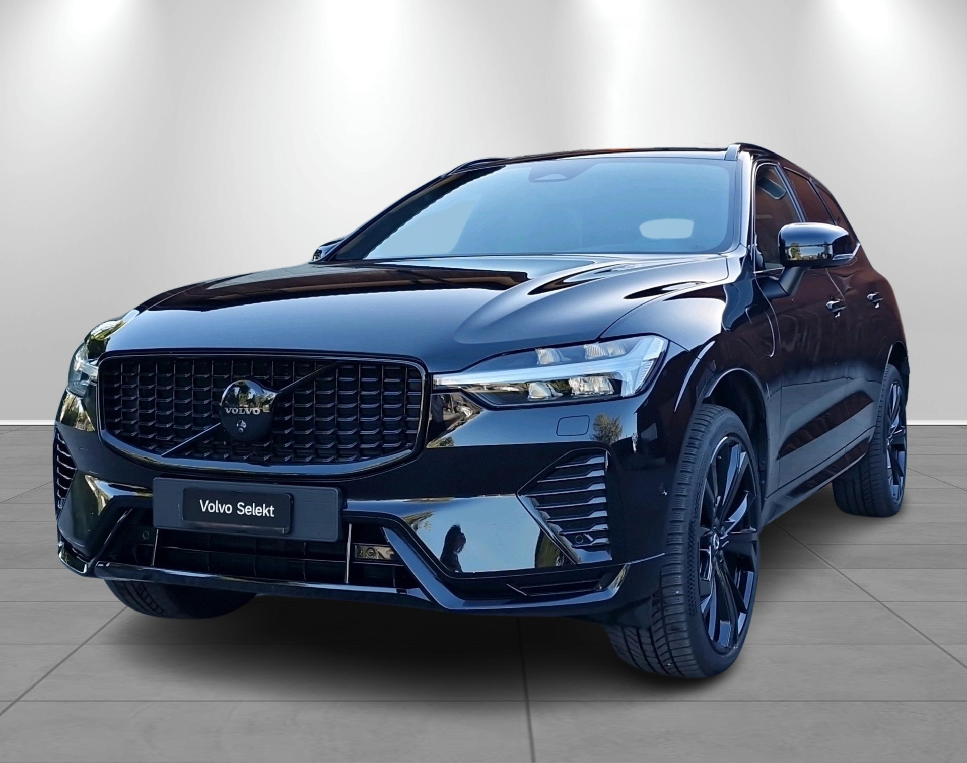 VOLVO XC60 2.0 T8 TE XCENTRIC Black-image-0
