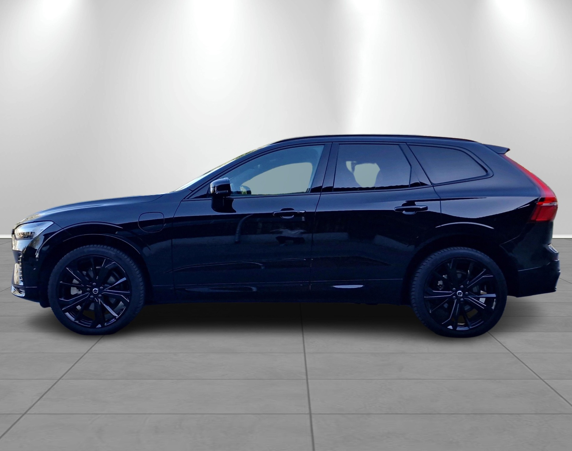 VOLVO XC60 2.0 T8 TE XCENTRIC Black-image-2