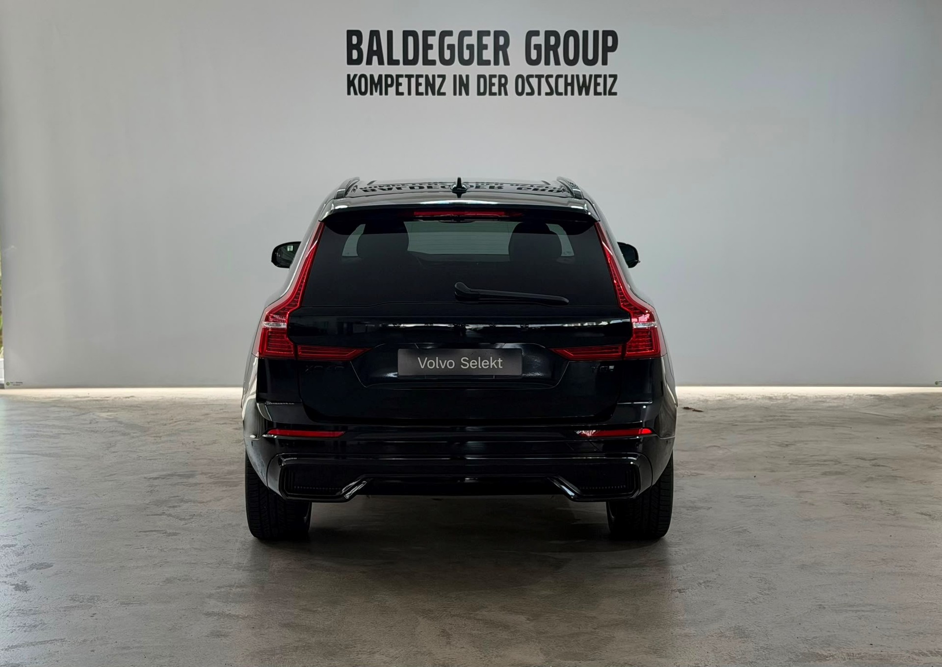 VOLVO XC60 2.0 T8 TE XCENTRIC Black-image-8