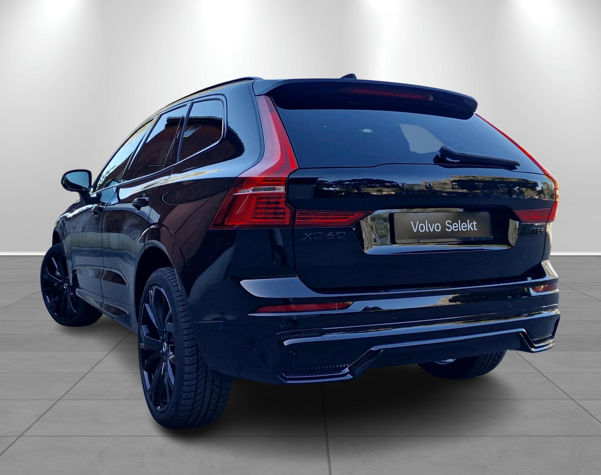 VOLVO XC60 2.0 T8 TE XCENTRIC Black-image-1
