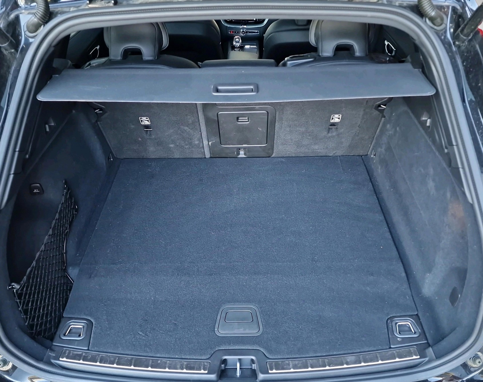 VOLVO XC60 2.0 T8 TE XCENTRIC Black-image-13