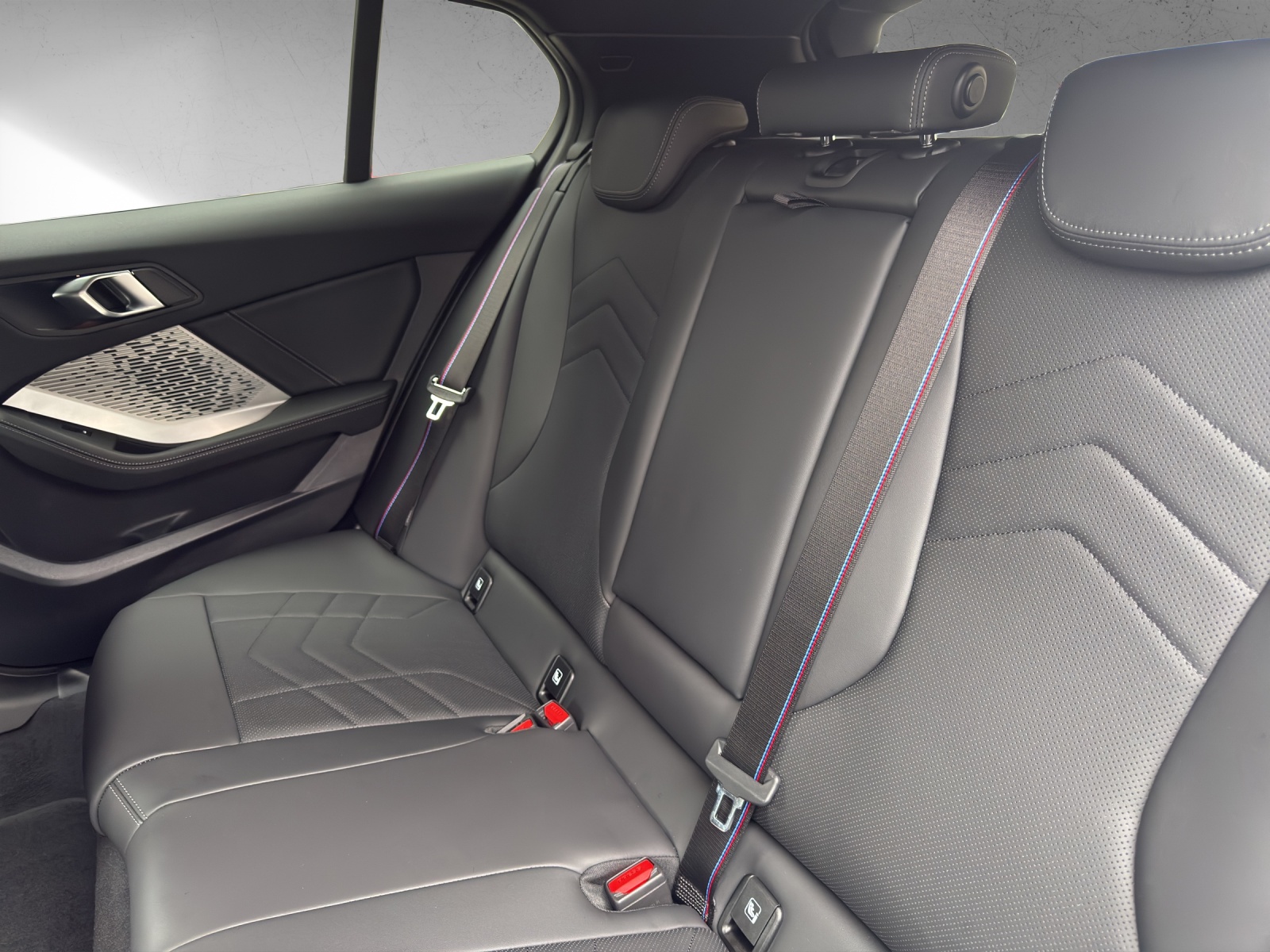 BMW 123 xDrive M Sport Pro Steptronic-image-16