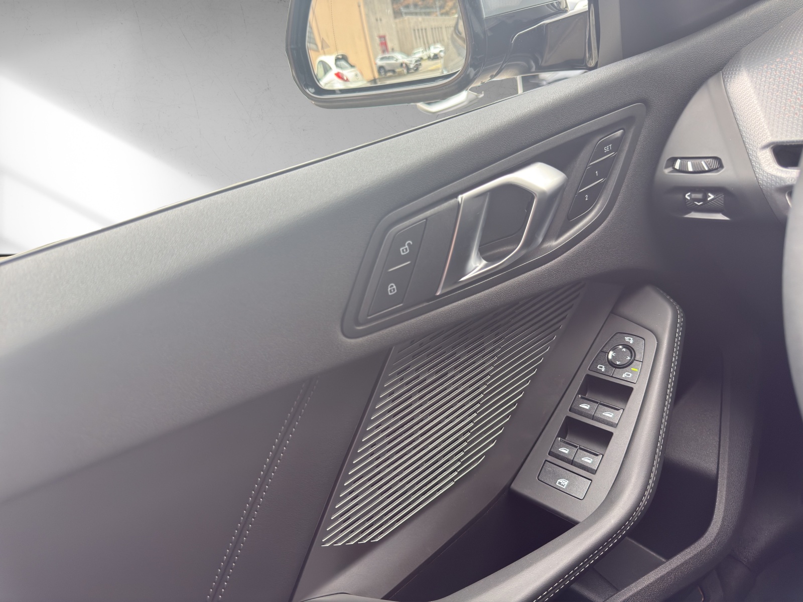 BMW 123 xDrive M Sport Pro Steptronic-image-14