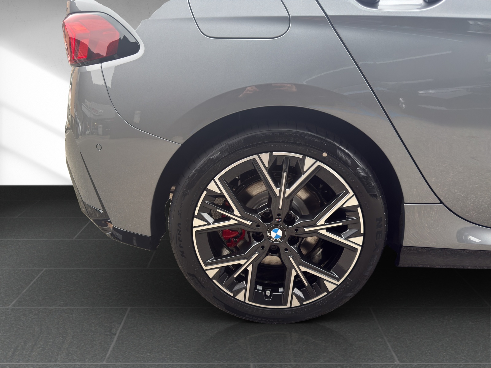 BMW 123 xDrive M Sport Pro Steptronic-image-10