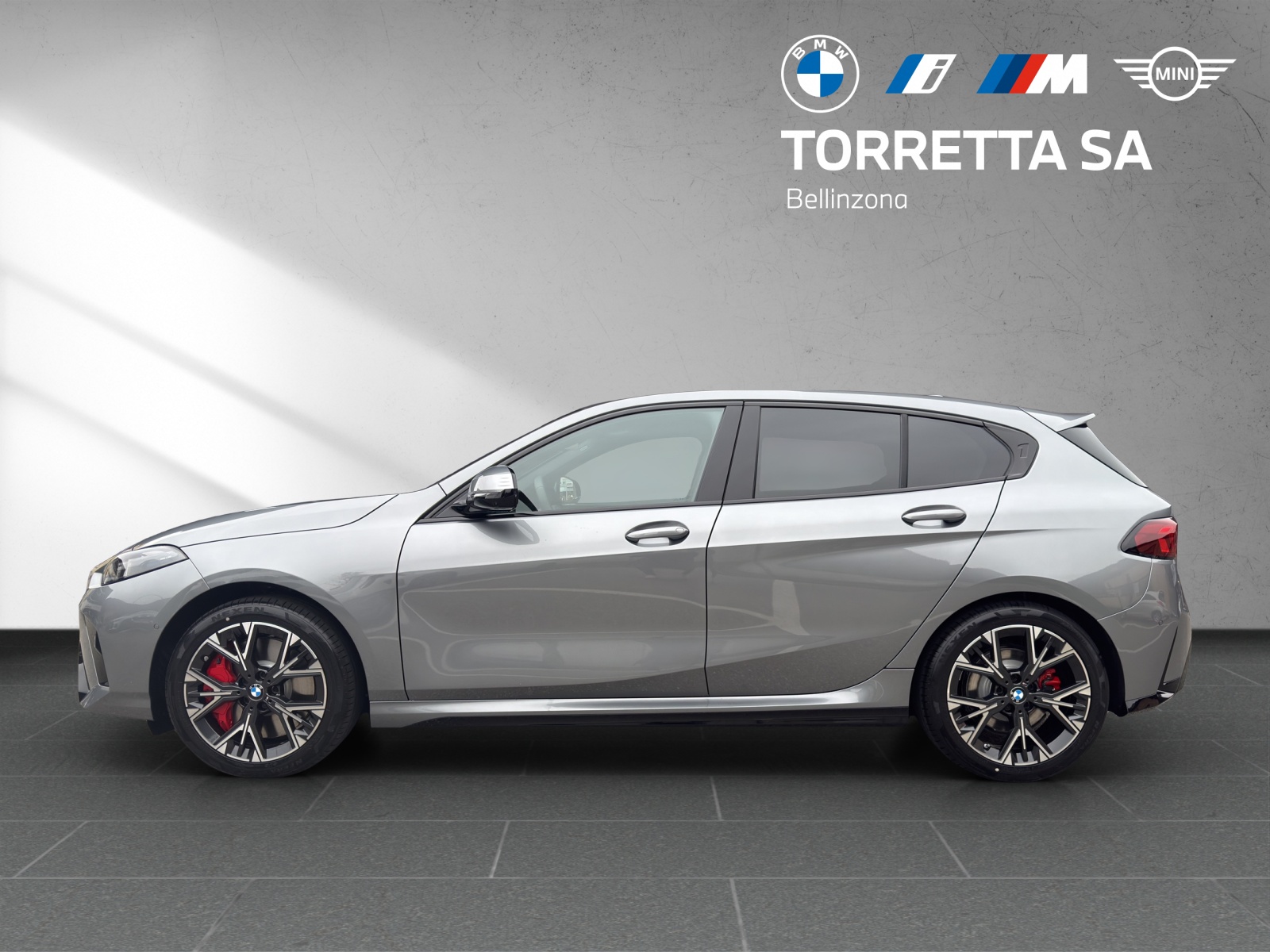 BMW 123 xDrive M Sport Pro Steptronic-image-1