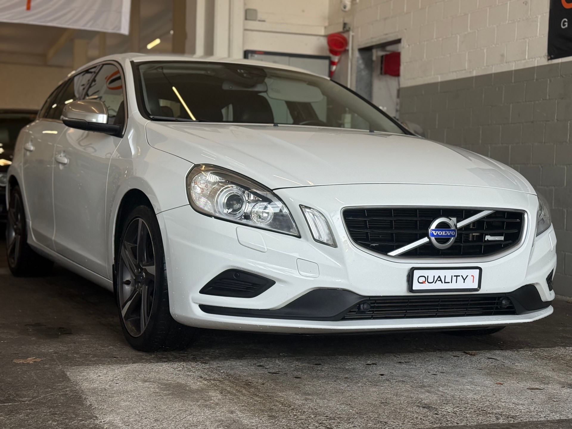 VOLVO V60 T6 AWD R-Design Geartronic