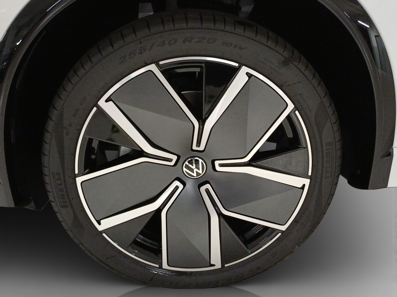 VW Tiguan 2.0 TSI DSG R-Line 4Motion-image-13