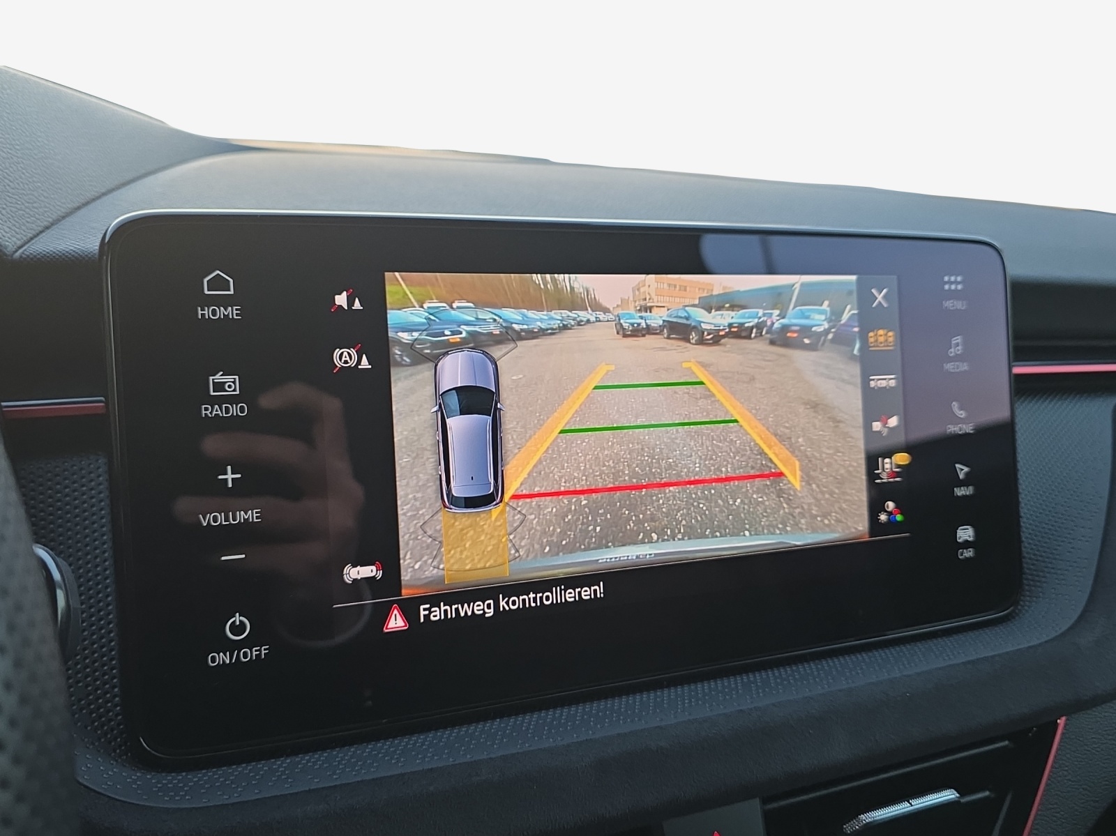 SKODA Kamiq 1.0 TSI Selection DSG-image-13
