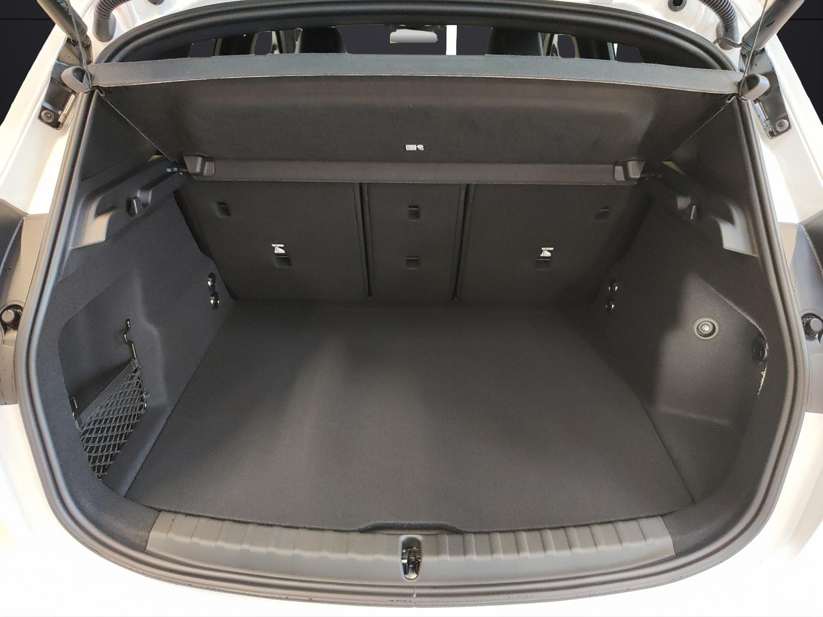 BMW 223d xDrive Active Tourer-image-12