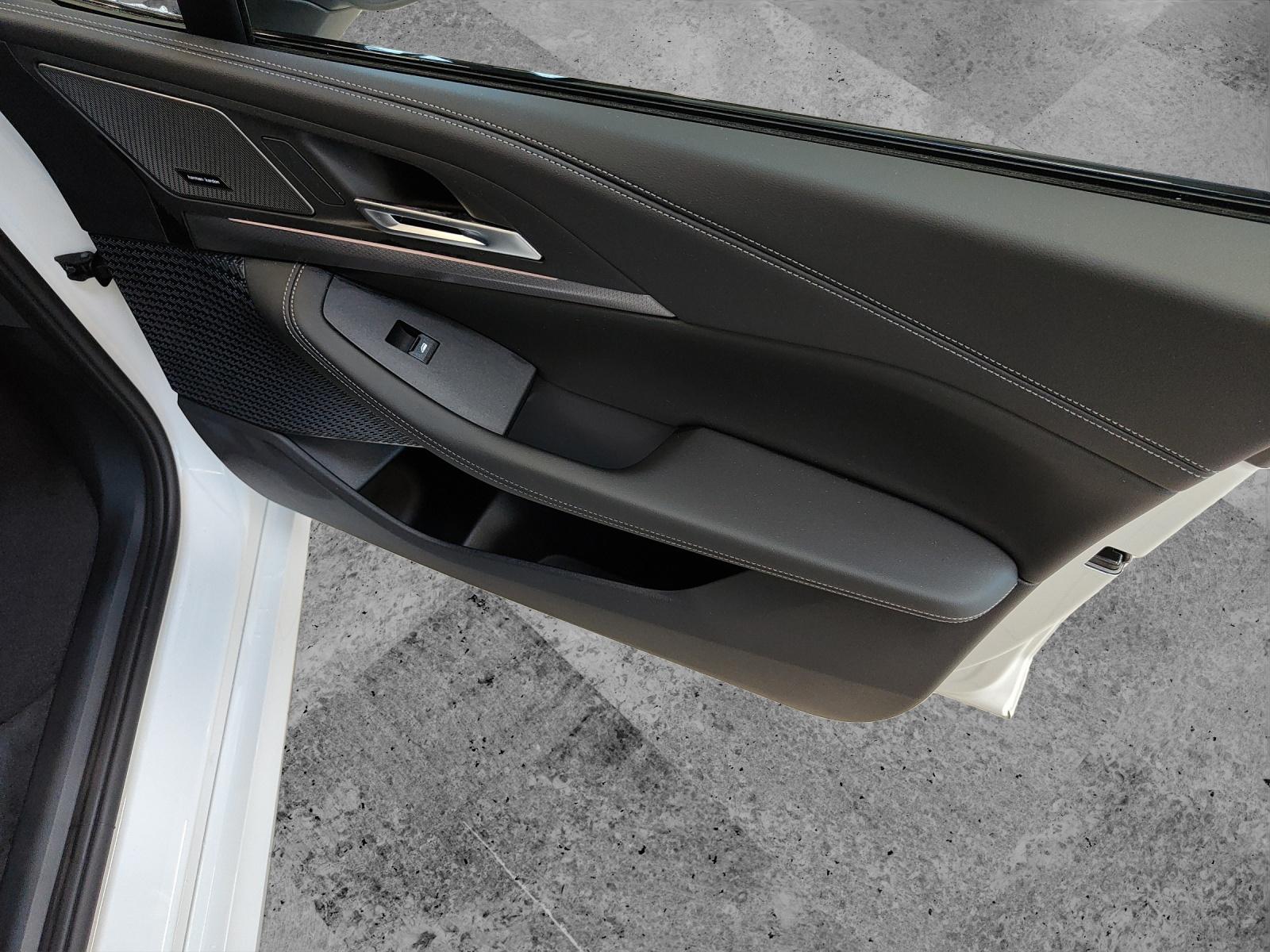 BMW 223d xDrive Active Tourer-image-21