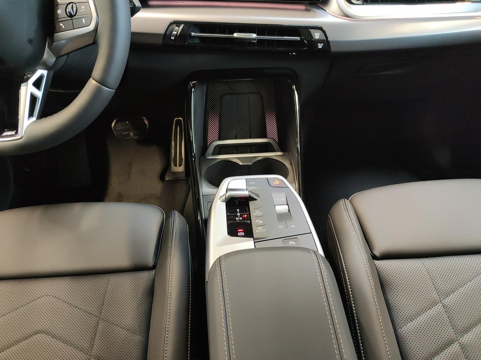 BMW 223d xDrive Active Tourer-image-14