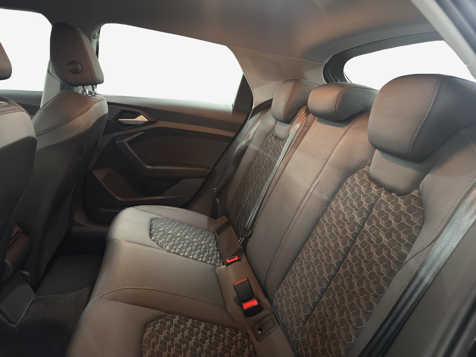 AUDI A1 Sportback 30 TFSI Attraction S-tronic-image-9