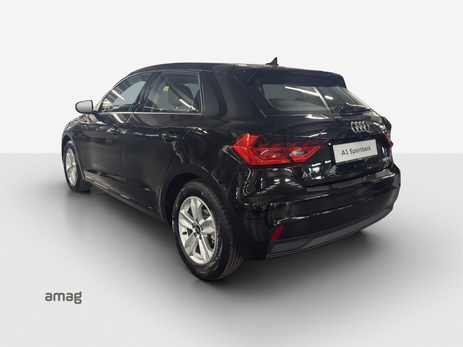 AUDI A1 Sportback 30 TFSI Attraction S-tronic-image-2