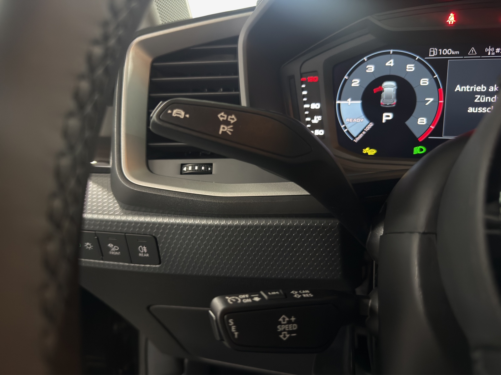 AUDI A1 Sportback 30 TFSI Attraction S-tronic-image-12