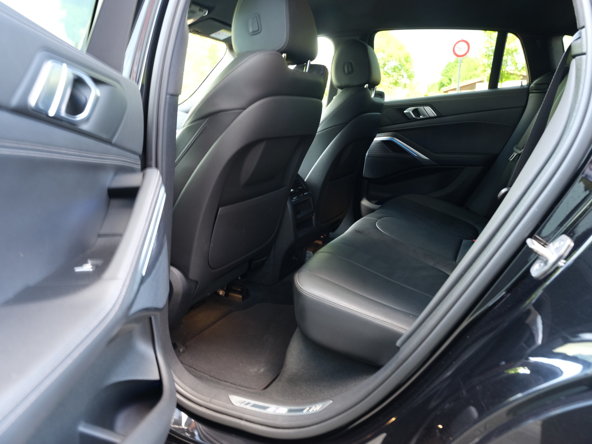 BMW X6 xDrive 48V 40d Steptronic M Sport-image-23