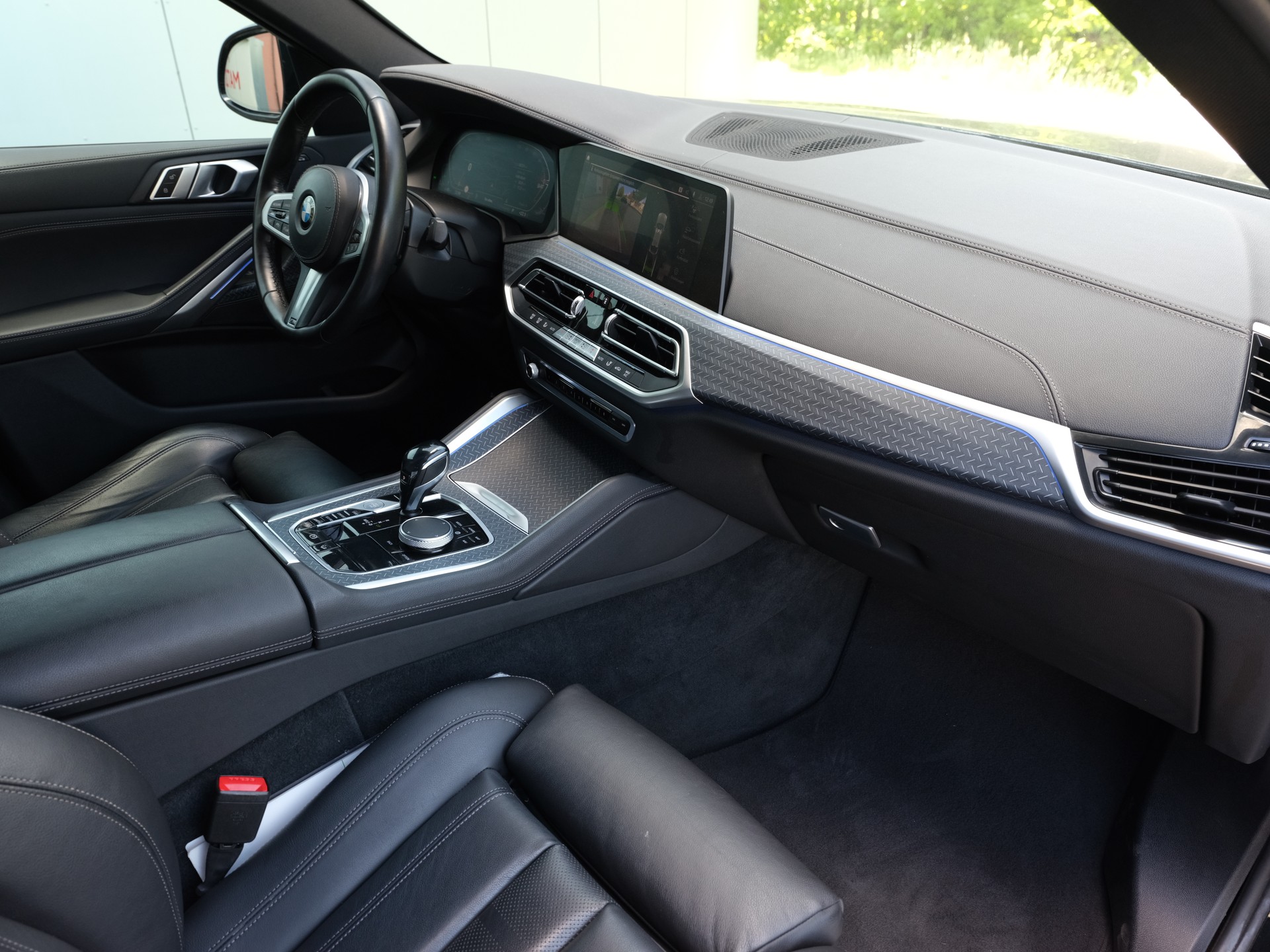 BMW X6 xDrive 48V 40d Steptronic M Sport-image-25