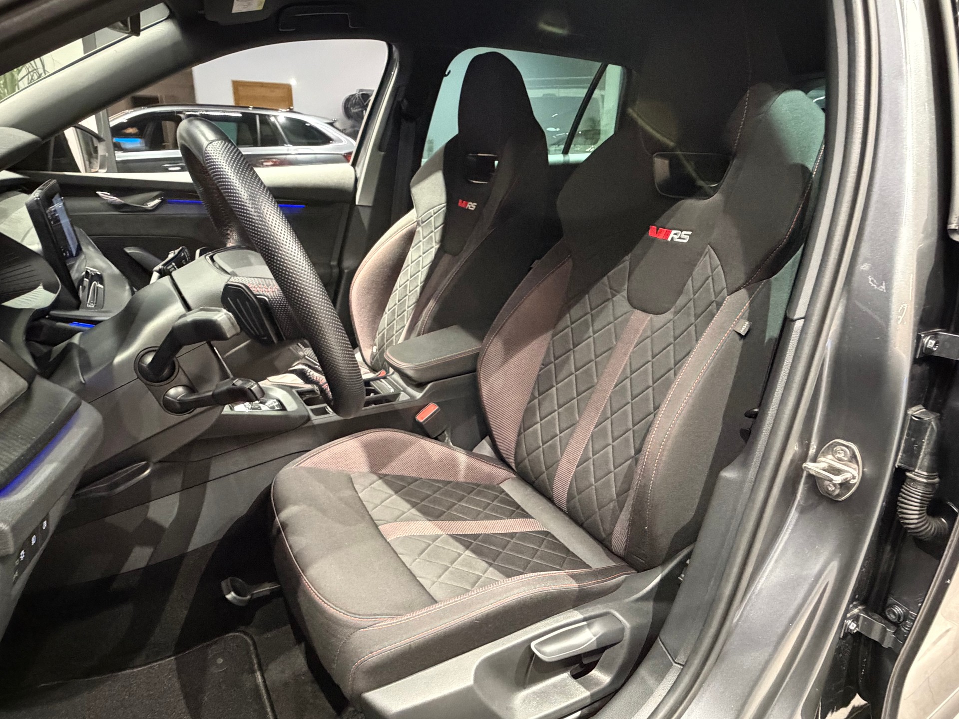 SKODA Octavia Combi 2.0 TSI DSG RS-image-11