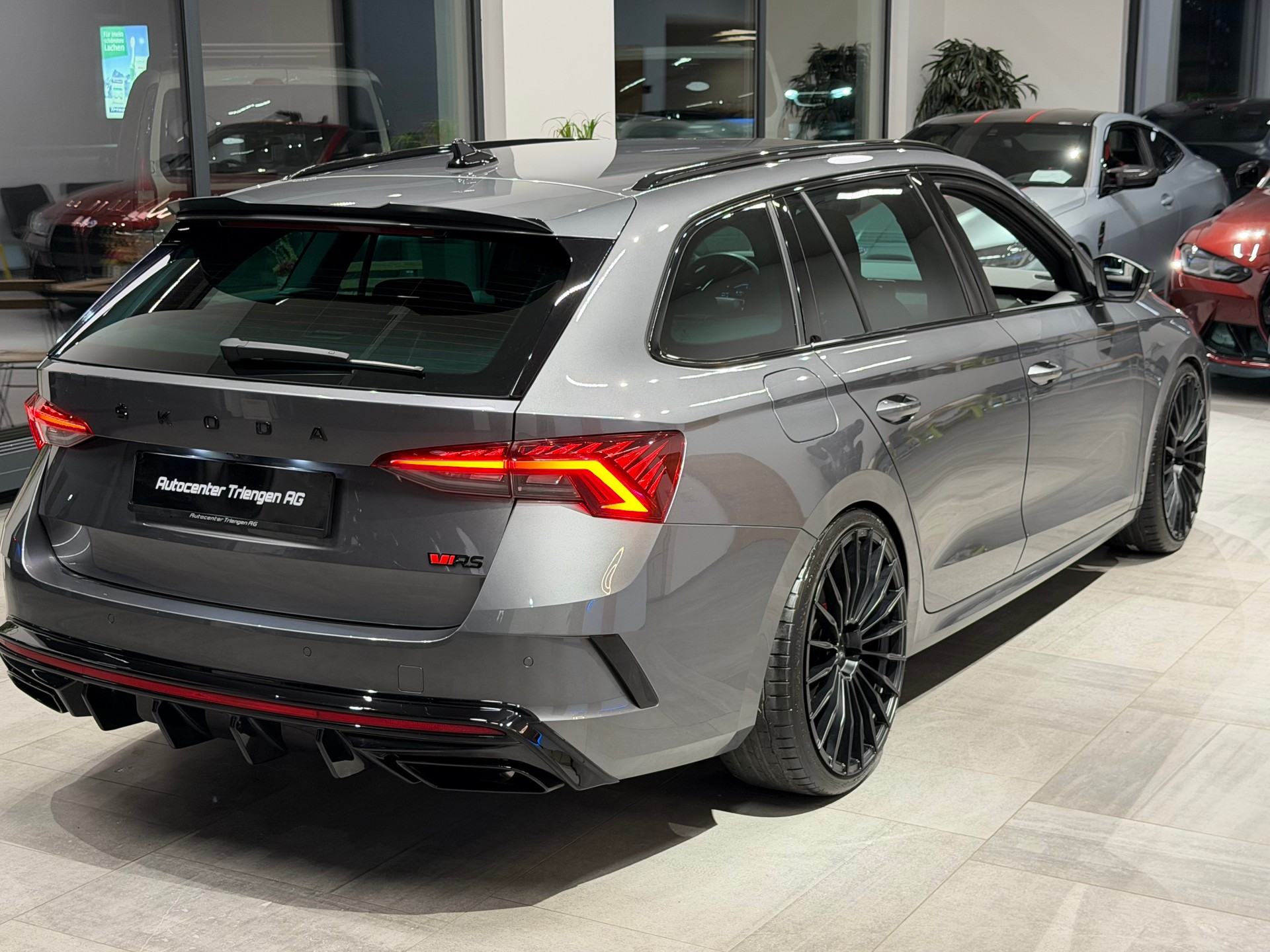 SKODA Octavia Combi 2.0 TSI DSG RS-image-7