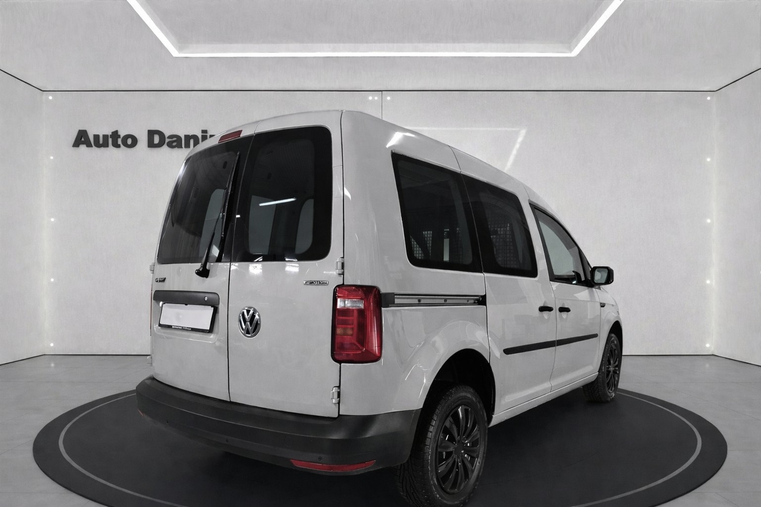 VW Caddy 2.0TDI 4Motion BMT ( 122PS )-image-3