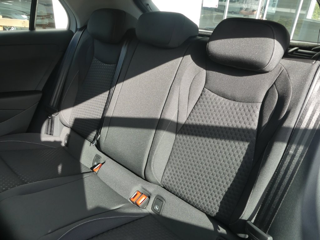 VW T-Roc 1.5 eTSI mHEV Trend DSG-image-11