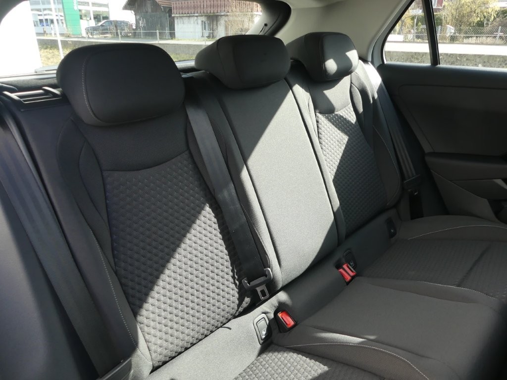 VW T-Roc 1.5 eTSI mHEV Trend DSG-image-12