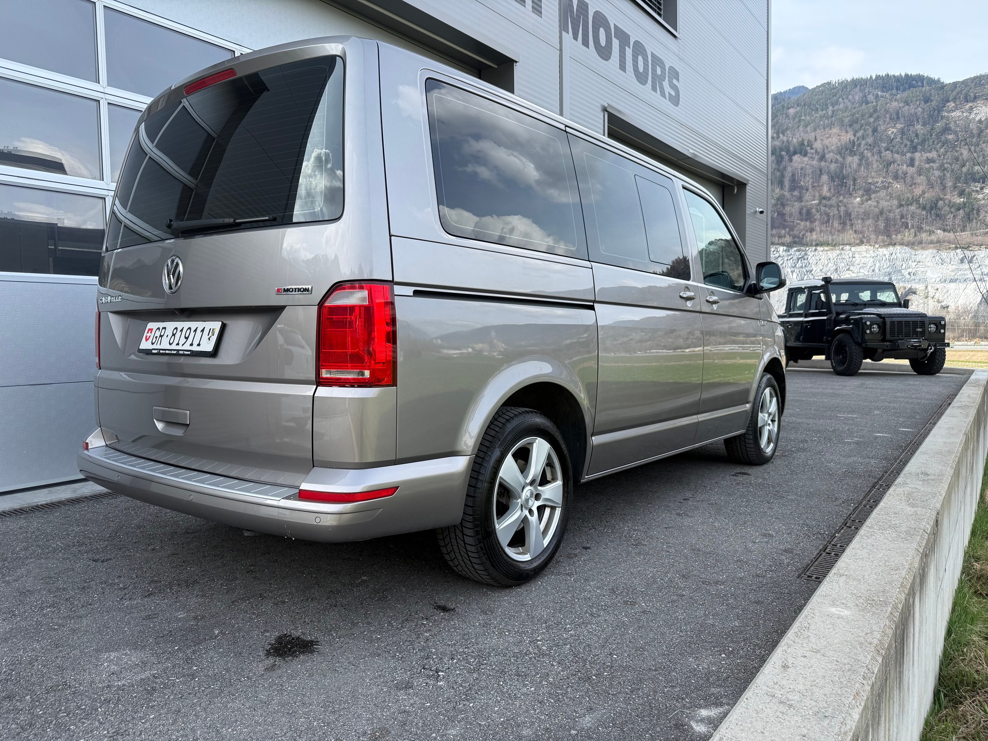 VW T6 Caravelle 2.0 Bi-TDI Comfortline Lib. 4Mot. DSG - 2'500kg AHK-image-1