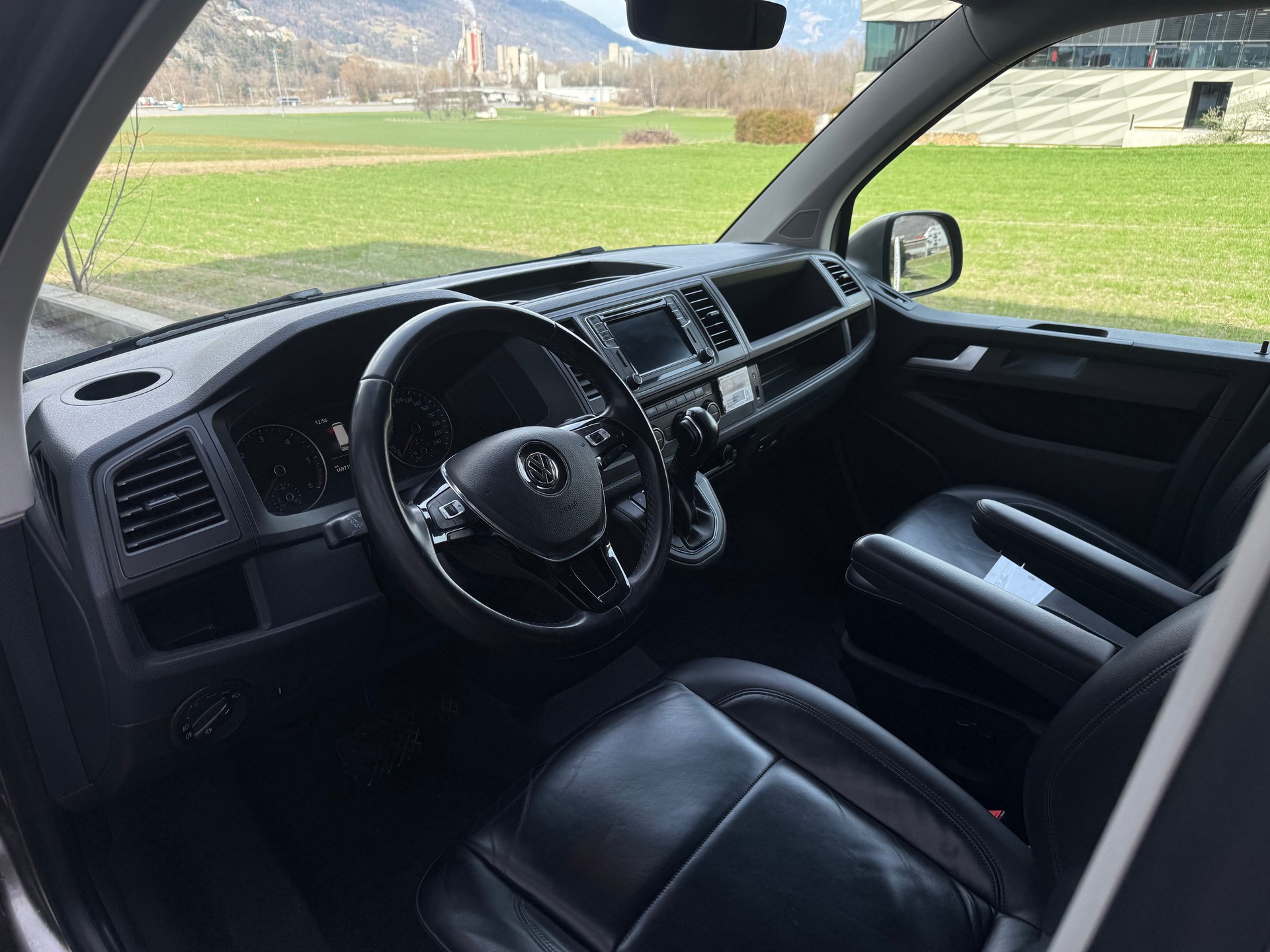 VW T6 Caravelle 2.0 Bi-TDI Comfortline Lib. 4Mot. DSG - 2'500kg AHK-image-4