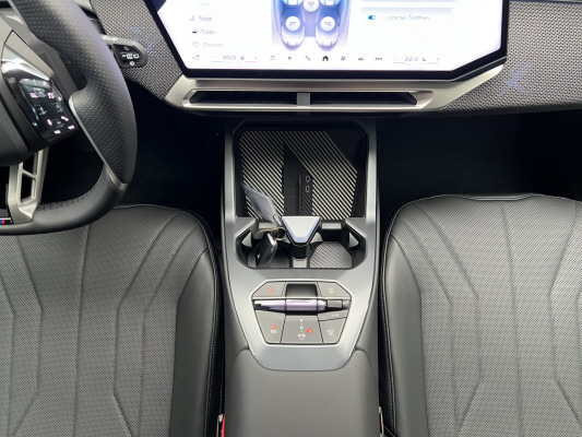 BMW iX3 50 xDrive M Sport-image-11