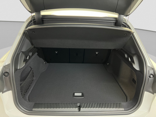 BMW iX3 50 xDrive M Sport-image-13
