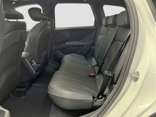 BMW iX3 50 xDrive M Sport-image-9
