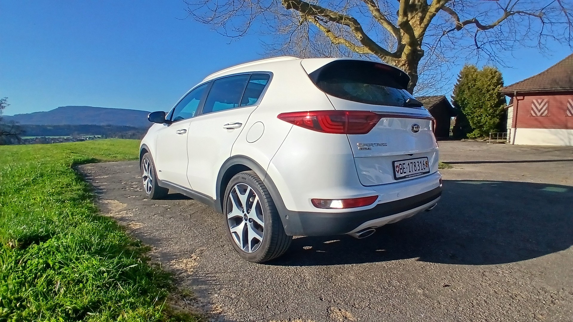 KIA Sportage 2.0CRDi Style GT Line 4WD Automat-image-0