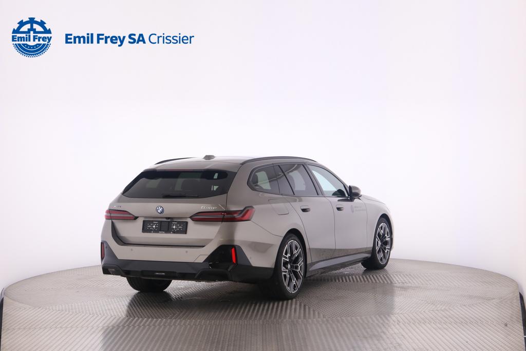 BMW 530e xDrive Touring-image-1