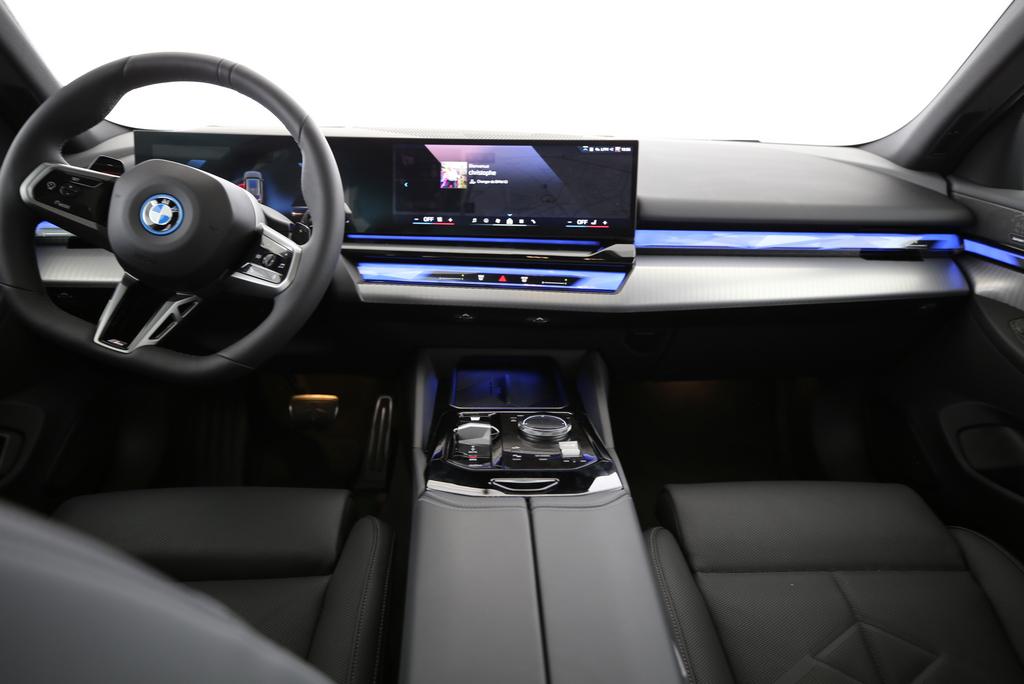 BMW 530e xDrive Touring-image-4