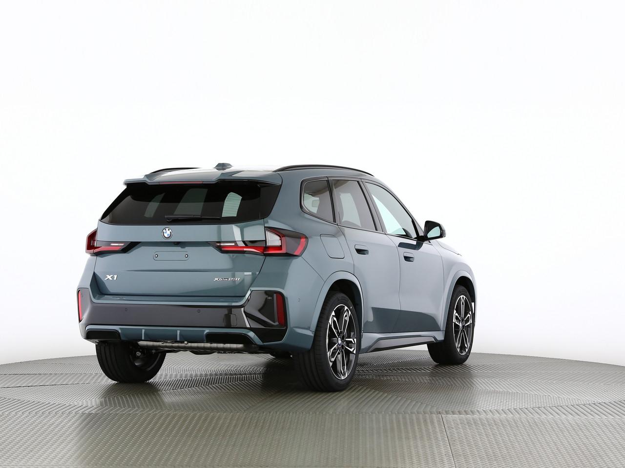BMW X1 23i xDrive paddles-image-20