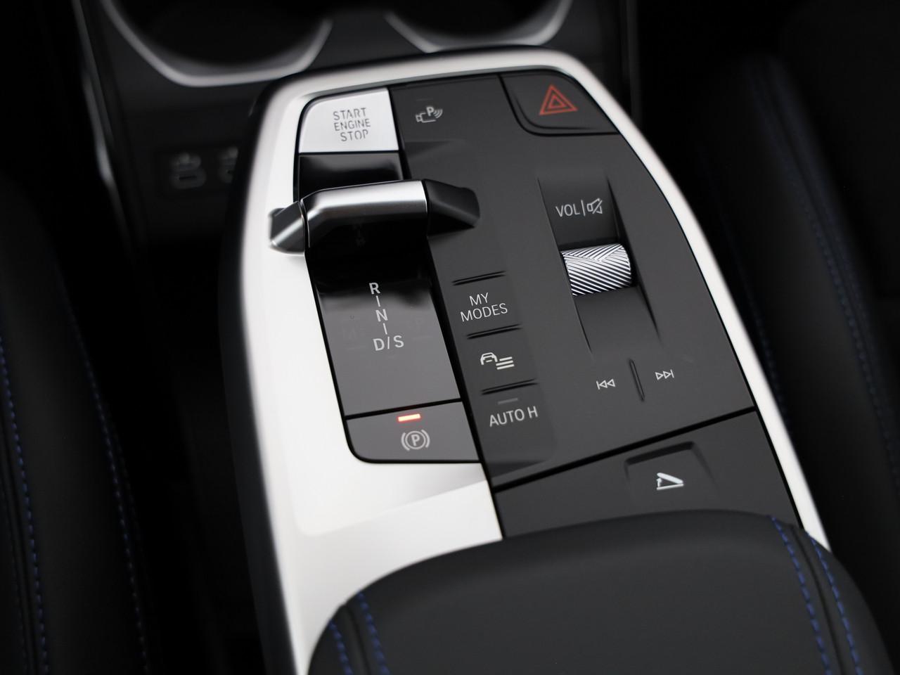 BMW X1 23i xDrive paddles-image-9