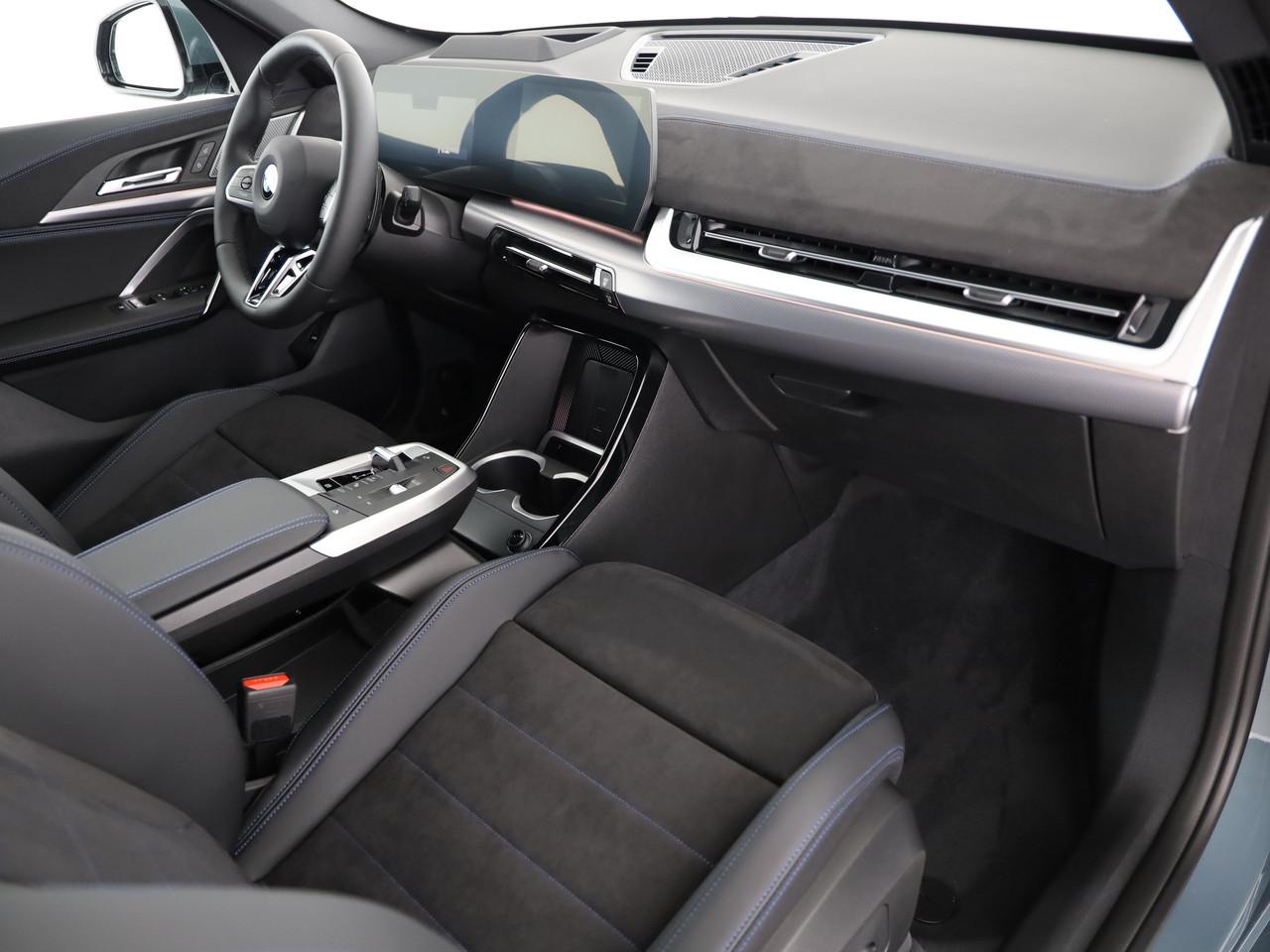 BMW X1 23i xDrive paddles-image-7