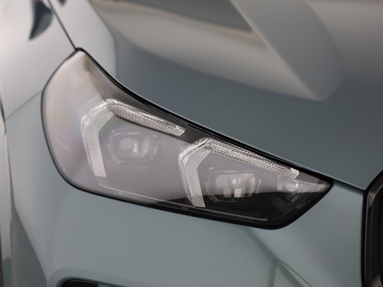 BMW X1 23i xDrive paddles-image-16