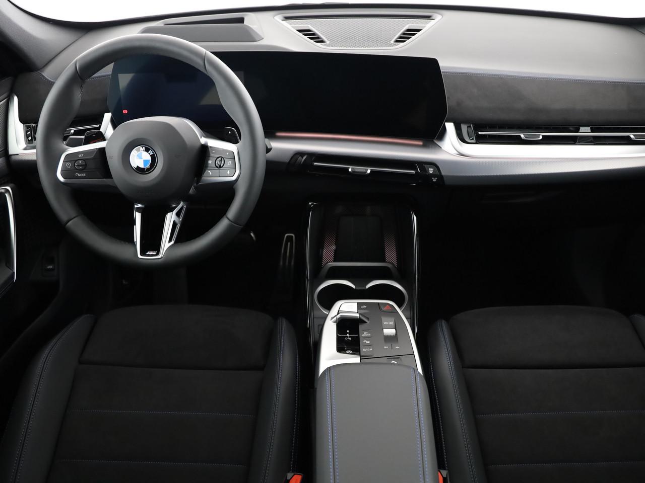 BMW X1 23i xDrive paddles-image-4