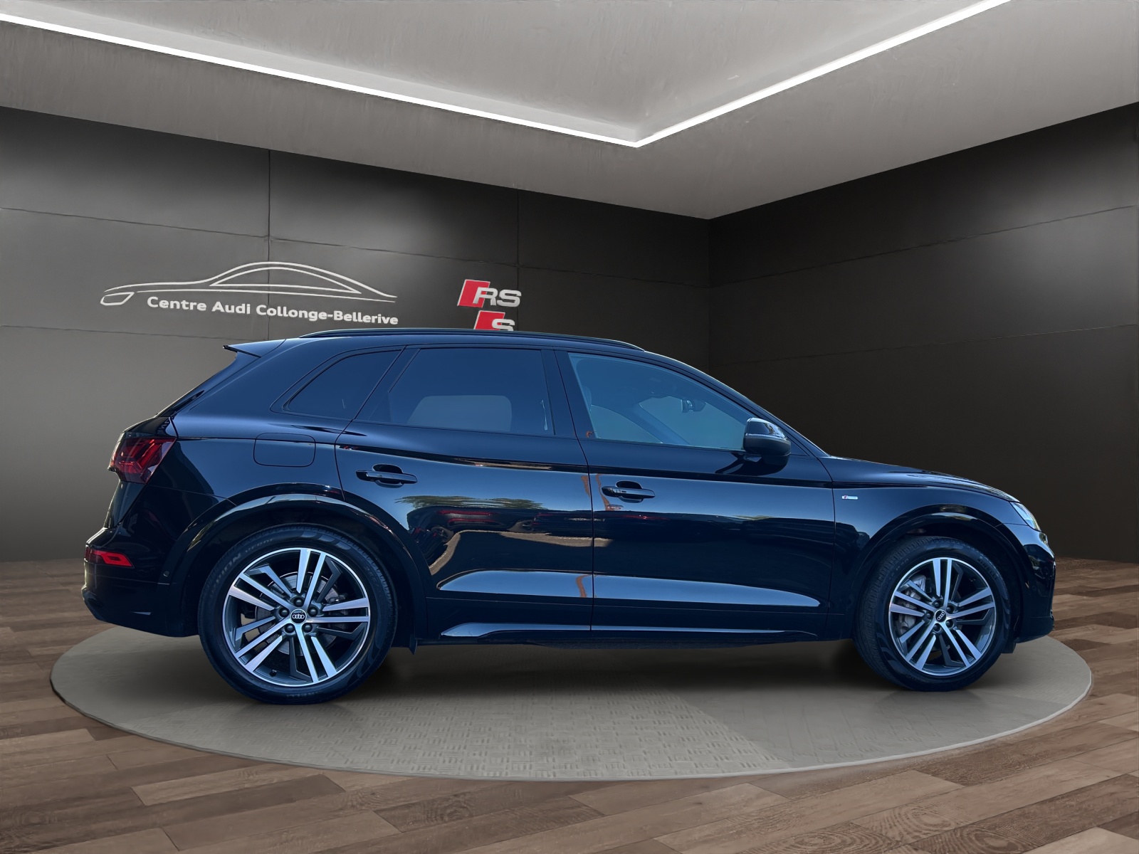 AUDI Q5 50 TFSI e PHEV S line quattro S-tronic-image-6