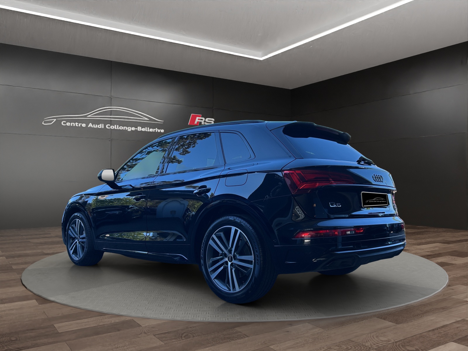 AUDI Q5 50 TFSI e PHEV S line quattro S-tronic-image-3