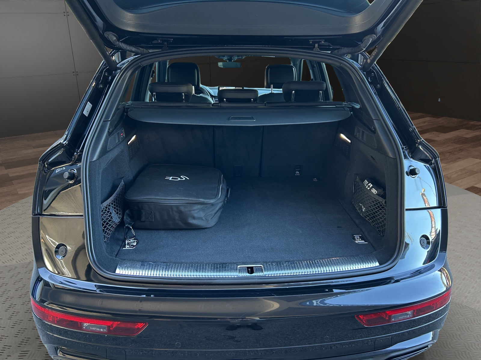 AUDI Q5 50 TFSI e PHEV S line quattro S-tronic-image-17