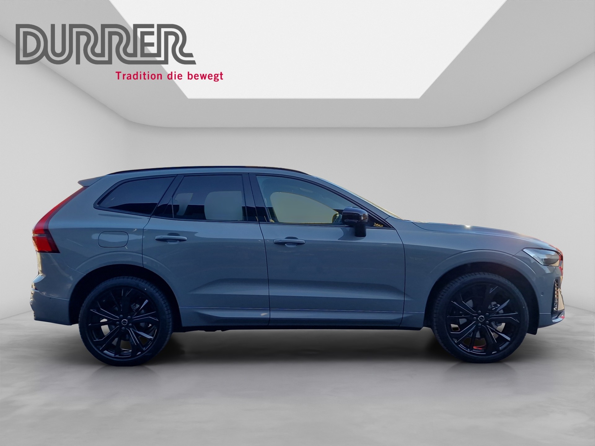 VOLVO XC60 2.0 B5 MH Black Edition AWD-image-4