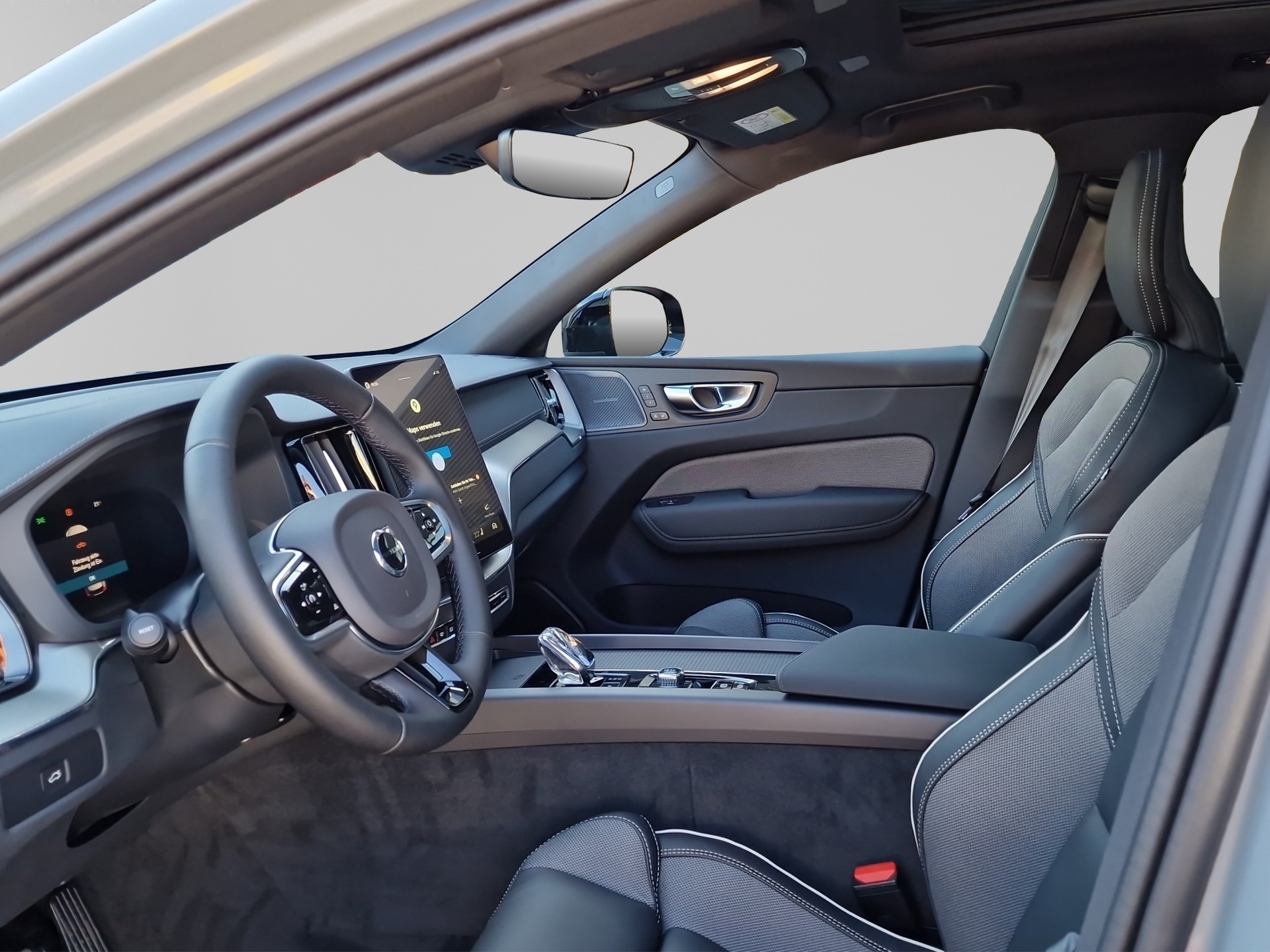 VOLVO XC60 2.0 B5 MH Black Edition AWD-image-9